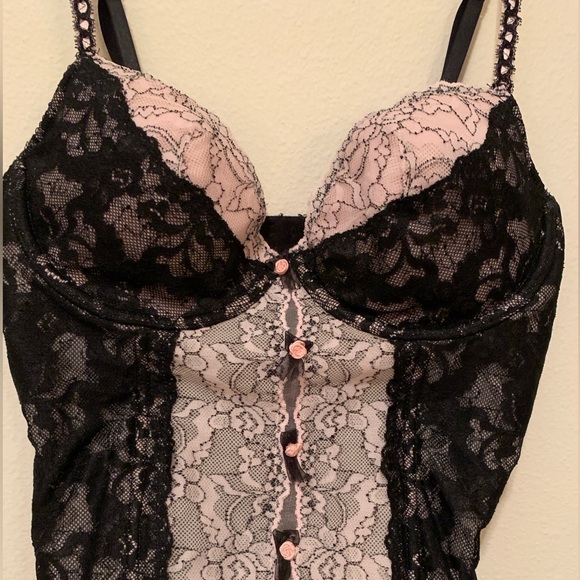 Black & Pink Lace Bra Lingerie Corset 💗 - Picture 2 of 10